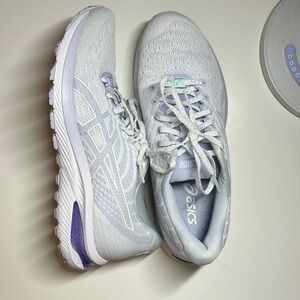 Asics Gel-Cumulus 22 ‘White Lilac Opal' 1012B135 Running Shoes Women’s size 9